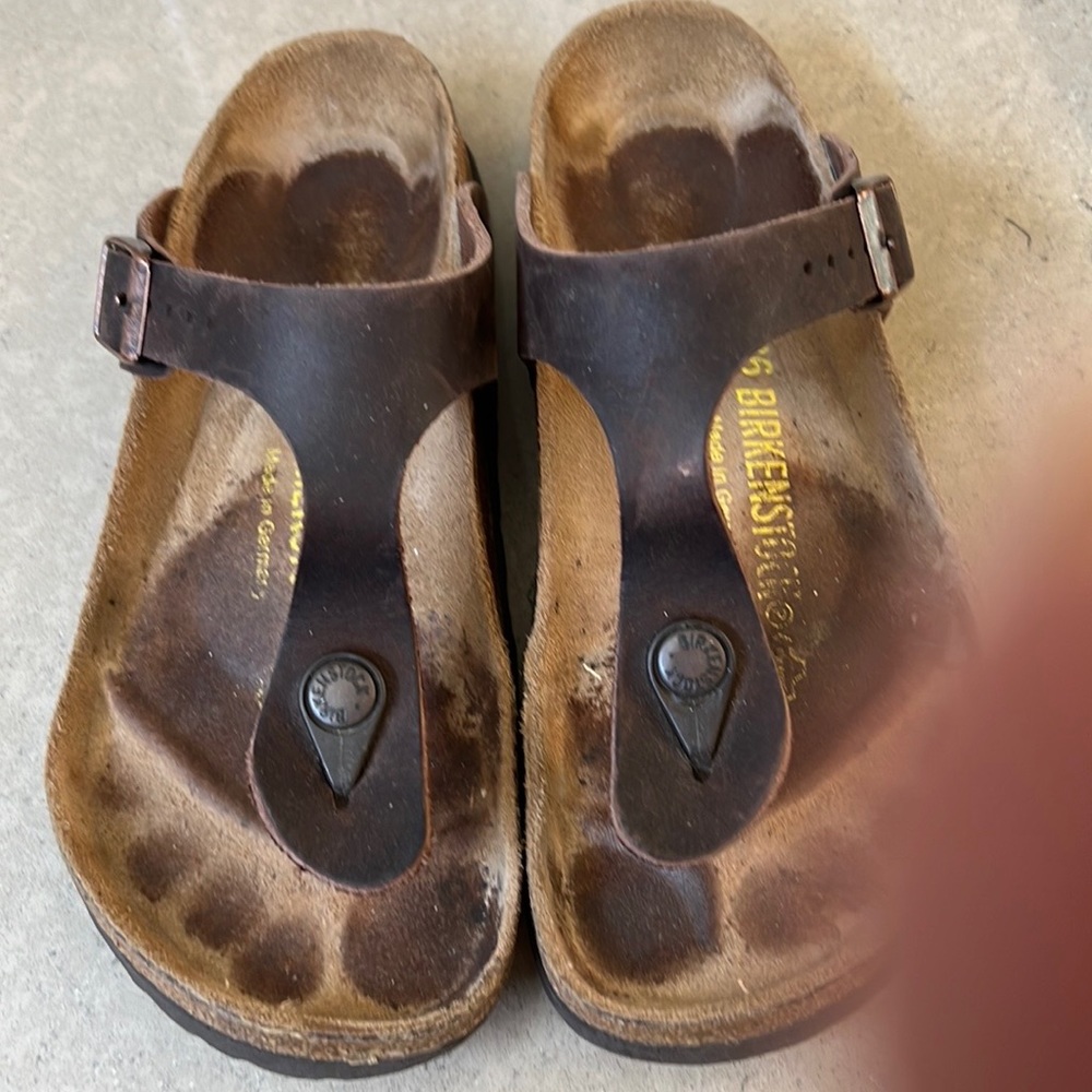 Woman’s Birkenstock 36/6 brown sandal. Lightly worn